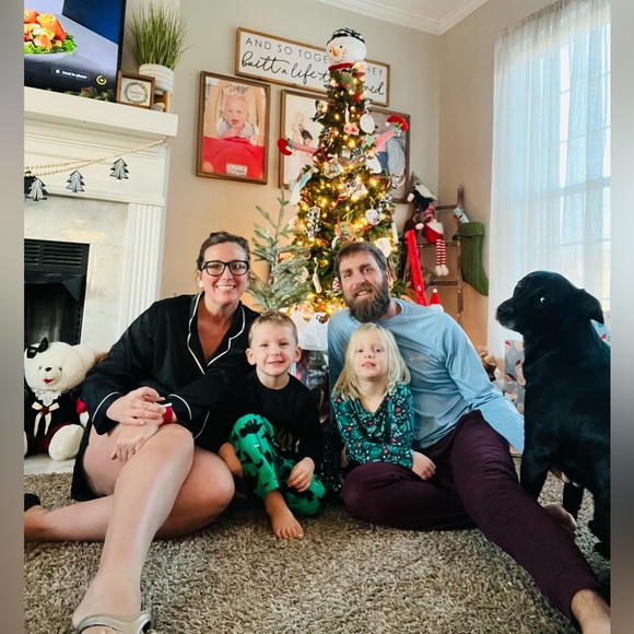 Meet your Posher, Janet - Picture 2 of 6